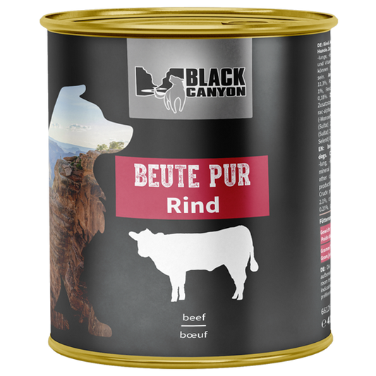 Can of Black Canyon Beute Pur Rind dog food on a white background